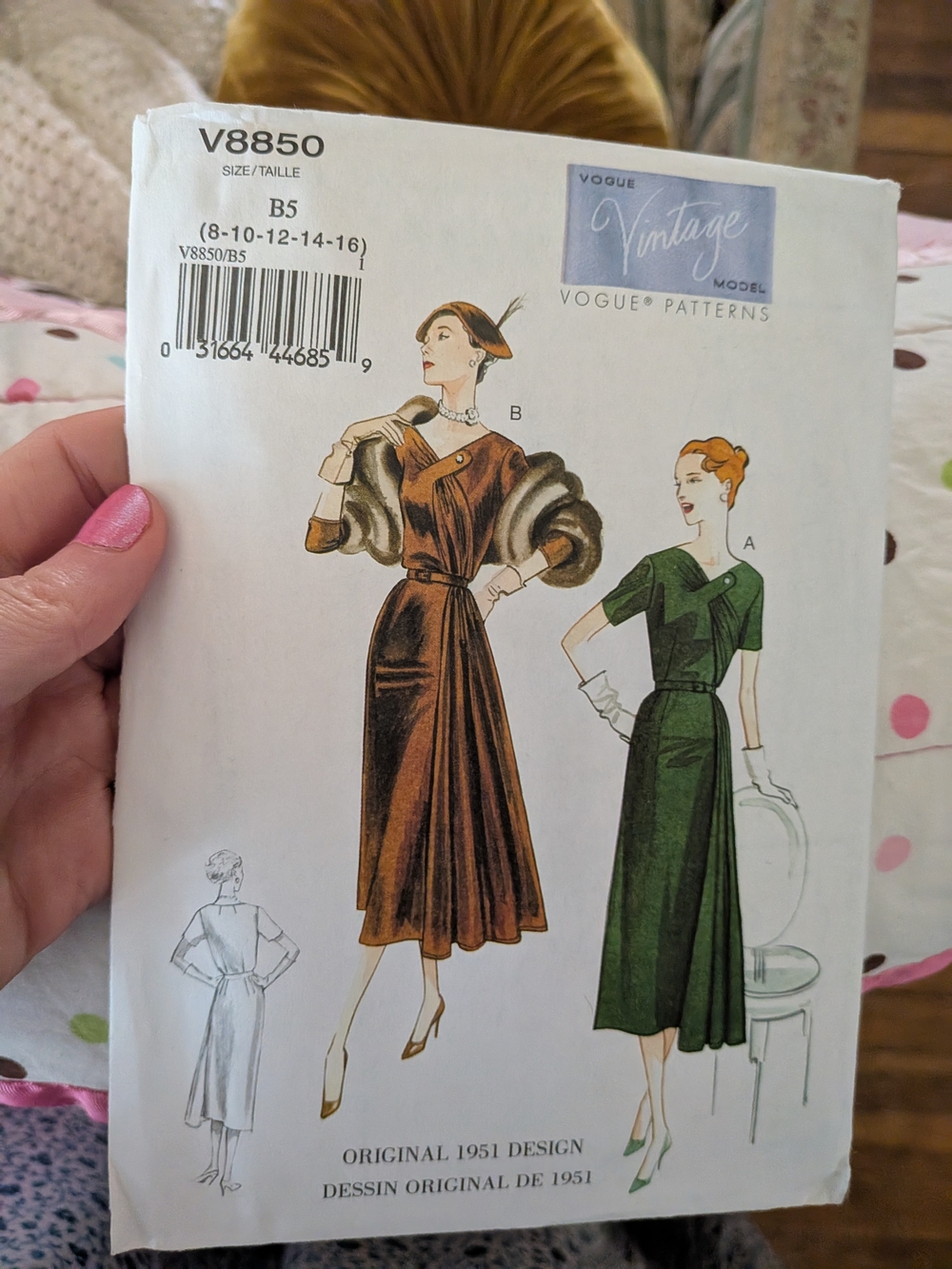 Vogue Vintage Pattern V8850 - Brown & Green Vintage Dress Illustrations